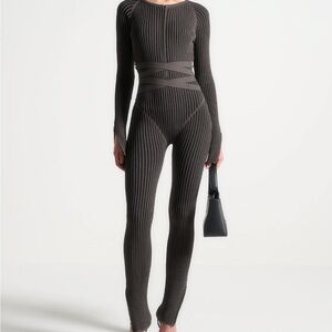 Knitted Two Tone Jumpsuit With Belt - Grey/Black